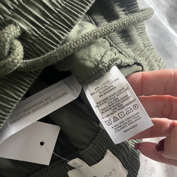 NEW With Tags Lou & Grey LOFT Supersoft Sateen Shorts Olive XXS - Picture 6 of 6